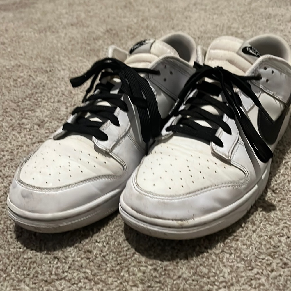 Reverse panda dunks